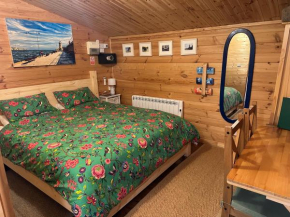 Cosy Cabin, hidden from the main house - Sleeps 2 - EV